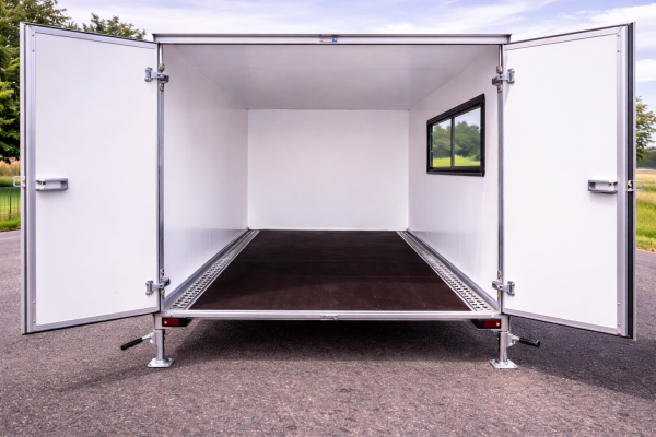 Speedcaravan/Motorsportanhänger/teilintegrierter Anhänger/Trailer/Wohnanhänger